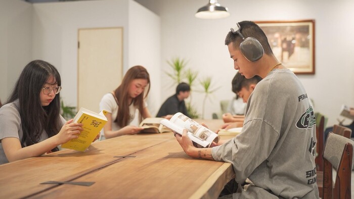 圖說：新圖書館內舒適宜人的閱讀空間 (圖/中信科技大學提供)