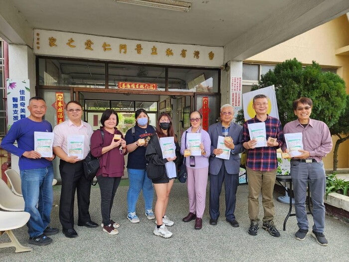 圖說：中信科大行銷與流通管理系師生捐贈物資給予普門仁愛之家。。(圖/中信科技大學提供)