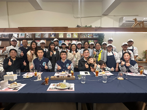 圖說：老師驗收讚不絕口 中信科大餐飲系師徒制成果餐會亮相。(圖/中信科技大學提供)