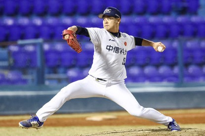 圖說：中信科大棒球隊王柏鈞在113學年度大專棒球聯賽表現優異獲選進入臺中。台壽霸龍隊實習(圖/中信科技大學提供)