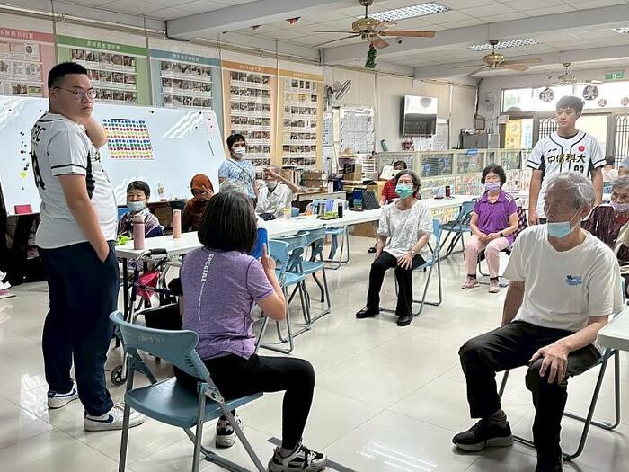 圖說：中信科大「老當益壯」計畫讓溪美社區長輩樂活每一天。