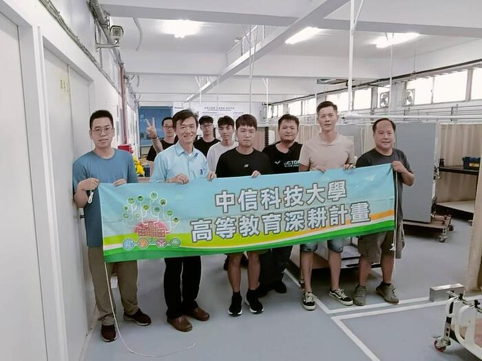 電器修護丙級技術士證照學生輔導班開訓合影。