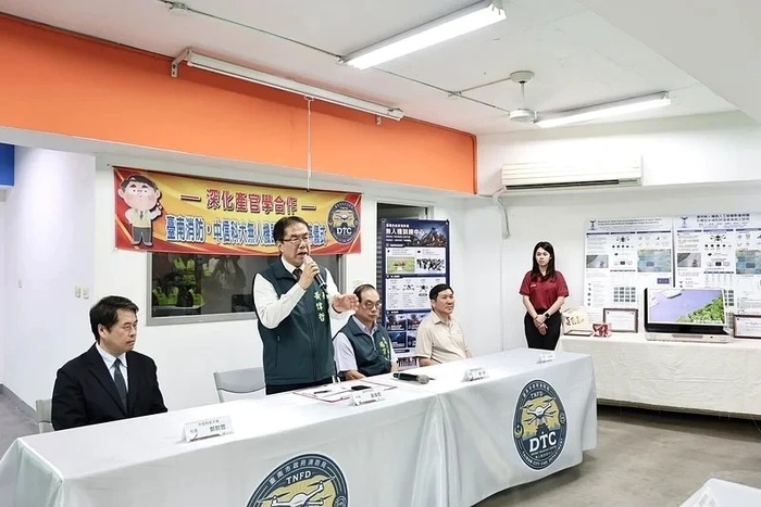 南市府中信科大合作成立無人機訓練中心黃偉哲：專業培訓提升救災量能。圖／台南市消防局提供圖片