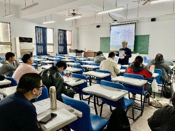 許顧問入班諮詢