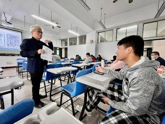 許顧問入班諮詢