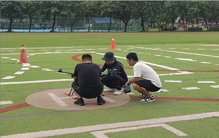 中信科大無人機術科考照場地學員授課講說。